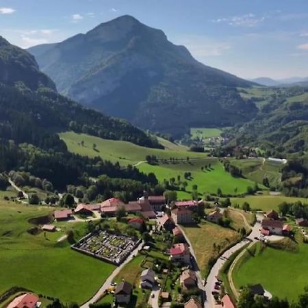 Magnifique Maison Renovee, 10Pers Rencurel Luaran gambar