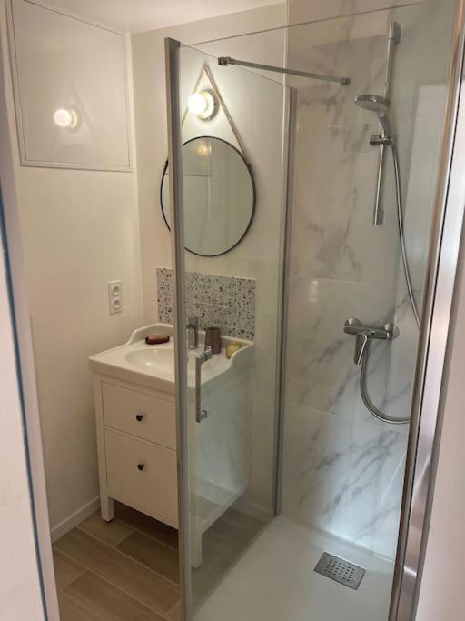 Magnifique Maison Renovee, 10Pers Rencurel Luaran gambar